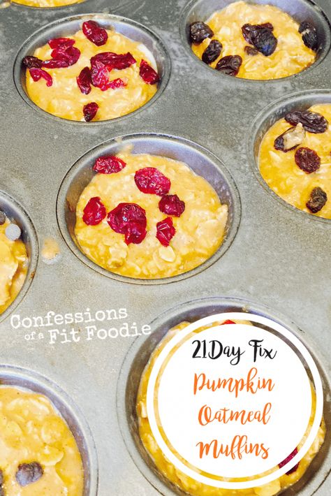 Pumpkin Oatmeal Muffins {21 Day Fix} - Confessions of a Fit Foodie Confessions Of A Fit Foodie, 21 Day Fix Desserts, Pumpkin Oatmeal Muffins, 21 Day Fix Snacks, 21 Day Fix Breakfast, Fixate Recipes, 21 Day Fix Diet, Healthy Oatmeal Recipes, Recipes Pumpkin