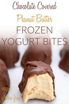 Healthy Peanut Butter Frozen Yogurt, Keto Peanut Butter Frozen Yogurt, Frozen Peanut Butter Bites, Vegan Yogurt Desserts, Chocolate Peanut Butter Greek Yogurt, Peanut Butter And Yogurt Frozen, Frozen Snack Recipes, Peanut Butter Greek Yogurt Popsicles, Frozen Peanut Butter Yogurt Bites