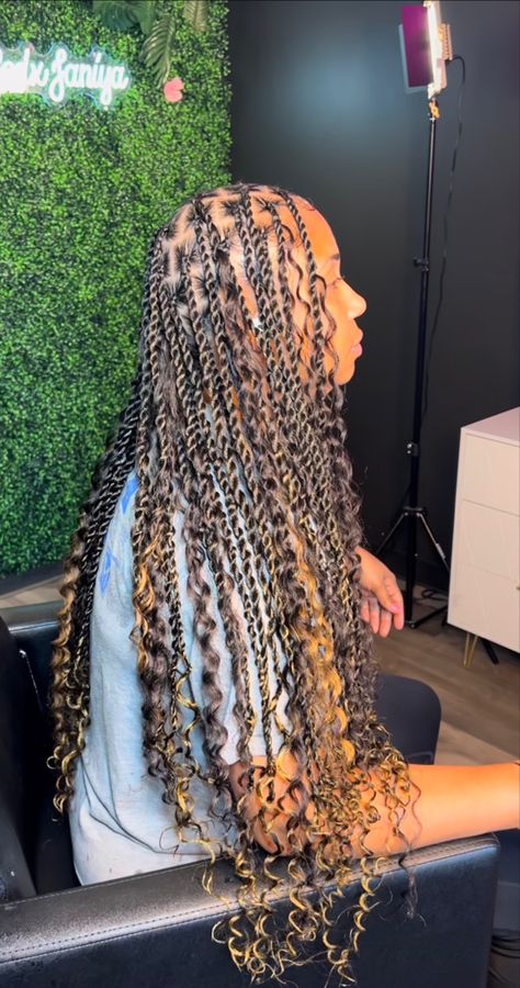 Hair Type Chart, Black Kids Braids Hairstyles, Short Relaxed Hairstyles, Braided Hairdo, Curly Weave Hairstyles, Goddess Braids Hairstyles, Mode Zara, Box Braids Hairstyles For Black Women, Cute Box Braids Hairstyles