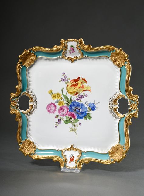 Meissen Porcelain, Dinner Service, Porcelain Art, Square Plates, Art Flowers, Antique Porcelain, Gold Decor, Porcelain Painting, Beautiful Interiors