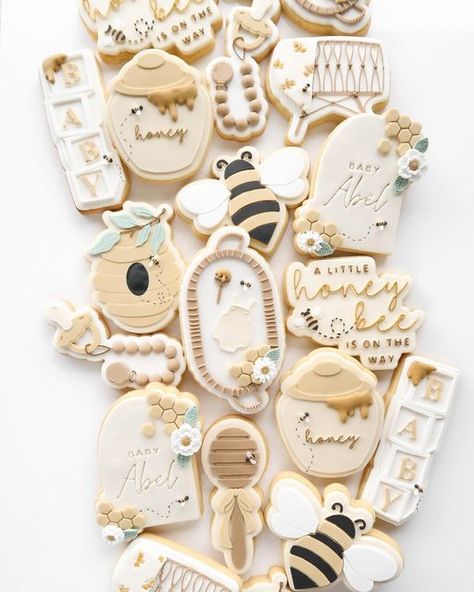 First Bee Day Cookies, Bee Theme Cookies, Honey Baby Shower Theme, Bee Baby Shower Cookies, Bumble Bee Cookies, Honey Bee Baby Shower Theme, Kids Cookies, Sweet As Can Bee, Bee Cookies