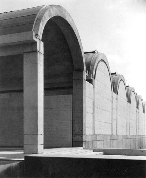 Kimbell Art Museum. Fort Worth, Texas. Louis Kahn. 1972 Give the gift of art- a membership at the kimbell art museum!! Louis Khan, Snake Ranch, Kimbell Art Museum, God's Eyes, Louis Kahn, Dieter Rams, Brutalist Architecture, Principles Of Design, Design Master