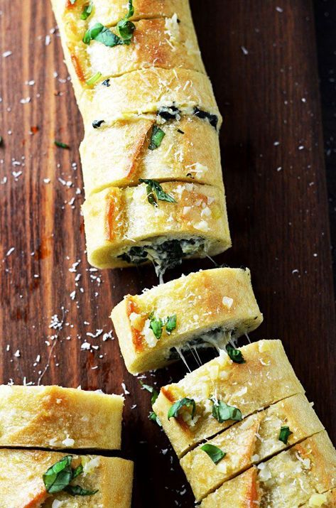 Spinach and Artichoke Dip Stuffed Garlic Bread. Stuffed Garlic Bread, Spinach And Artichoke Dip, Festive Appetizers, Artichoke Dip, Crumpets, Thanksgiving Side Dishes, Party Food Appetizers, Bagels, Yummy Appetizers