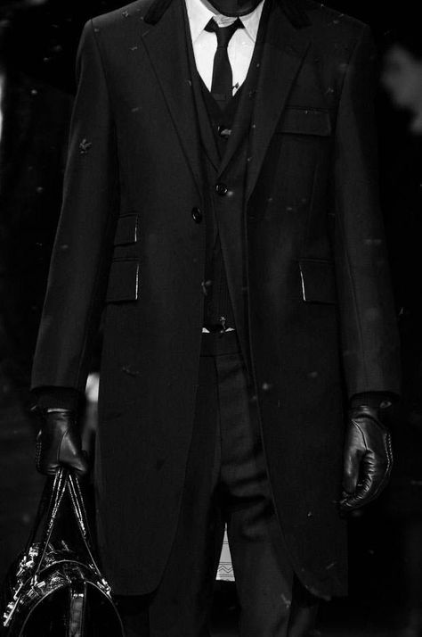 Dainn Blackthorne, The Annihilator, Gangster Suit, Aesthetic Clothes Men, Rabastan Lestrange, Formal Attire For Men, Black Outfit Men, Nature Science, Gentleman Aesthetic