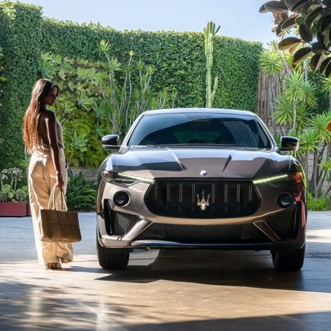 Maserati Suv, Audi Car Models, Maserati Car, Maserati Levante, Instagram Editor, Social Media Marketing Strategies, High End Cars, Rolls Royce Phantom, Mercedes Car