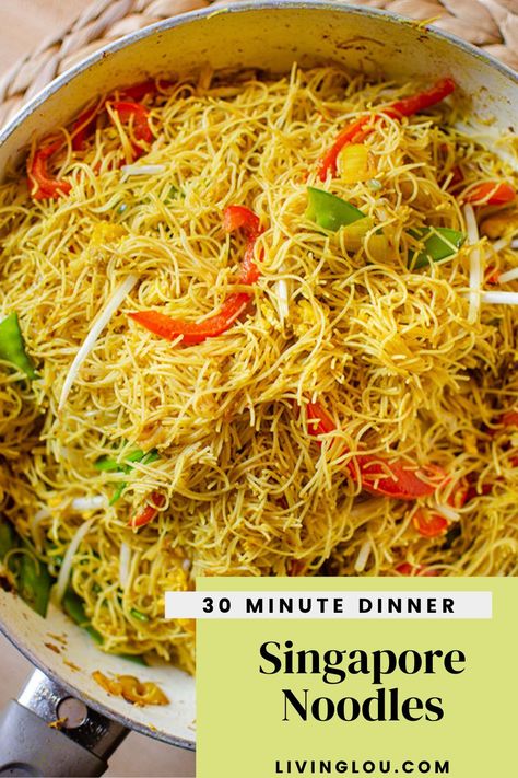 Singapore Rice Noodles, Singapore Noodles Recipe, Mei Fun, Rice And Noodles, Vermicelli Recipes, Rice Noodle Recipes, Singapore Noodles, Noodle Recipes Easy, Yummy Dishes