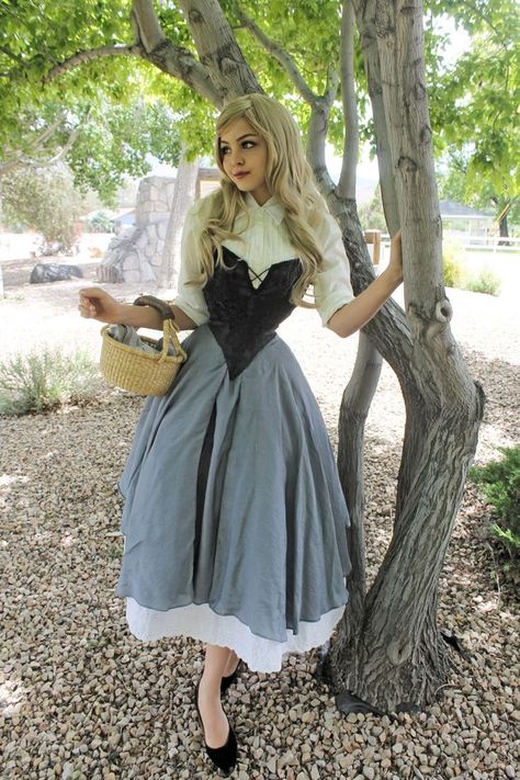 Briar Rose Costume, Rose Cosplay, Rose Costume, Renn Faire, Hogwarts Legacy, Briar Rose, Rose Dresses, Lace Corset, Wild Rose