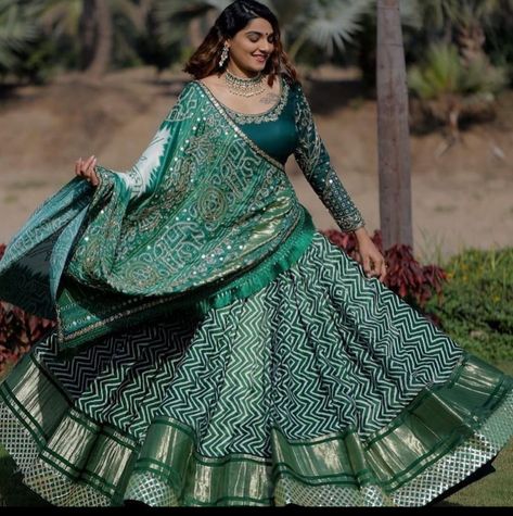 Chaniya Choli Designs, Simple Lehenga, Navratri Dress, Cotton Lehenga, Half Saree Lehenga, Wedding Lehenga Designs, Lehenga Designs Simple, Lengha Choli, Half Saree Designs