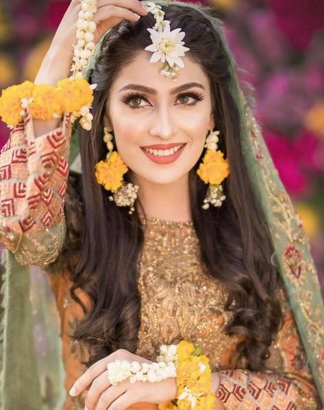 Ayeza Khan Wedding, Mehndi Makeup, Pakistani Bridal Hairstyles, Mehndi Hairstyles, Mehndi Bride, Pakistani Mehndi, Bridal Mehndi Dresses, Pakistani Bridal Makeup, Mehndi Dress