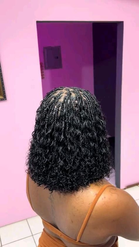 Goddess Braids All Back, Braid Bobs For Black Hair, Boho Short Box Braids, Bob Boho Hairstyles, How To Style Boho Bob Braids, Knotless Braids With Wet And Wavy Hair, Boho Braids Bob Hairstyles, Goddess Braids Bob Hairstyles, Goddess Short Braids