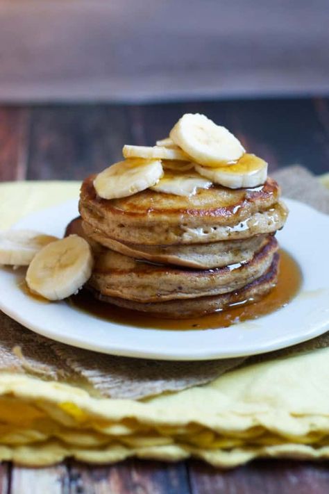 Banana Bread Pancakes Pancake Banane, Cheese Straws Recipe, Banana Bread Pancakes, Bread Pancakes, Honeycomb Candy, Banana Buttermilk, Pancake Toppings, Blueberry Syrup, Cheese Straws