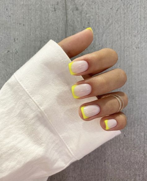 Gold Gel Nails, Yellow French, White Tip Nails, Pastel Nails Designs, Short Gel Nails, French Manicure Nails, French Tip Acrylic Nails, Yellow Nails, Orange Nails