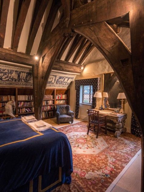 Casa Hobbit, Castle Interior, House Vibes, Casa Vintage, Attic Bedroom, Fantasy House, Dream Rooms, Staircases, Dream House Decor