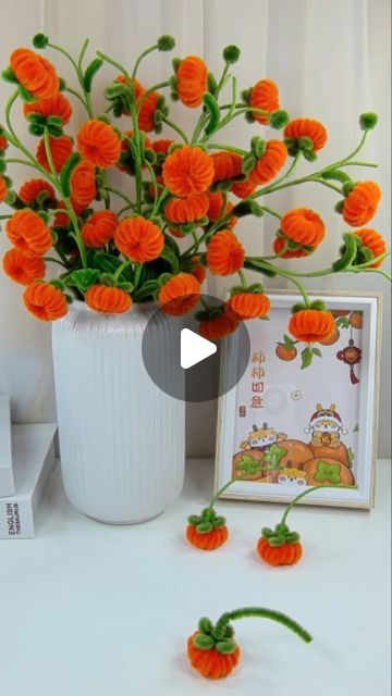 Paper Craft Ideas on Instagram Pipe Cleaner Pumpkin Craft, Diy Mini Pumpkins, Pumpkin Pipe Cleaner Craft, Craft Ideas With Pipe Cleaners, Pipecleaner Pumpkins, Pumpkin Pipe Cleaner, Things To Make Out Of Pipe Cleaners, Pipe Cleaner Pumpkins, Pipe Cleaner Pumpkin