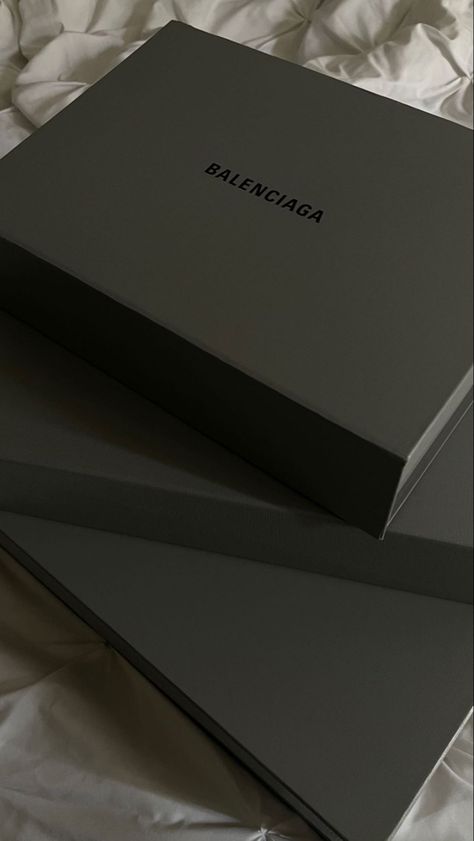 Balenciaga Packaging, Dream Shower, Luxury Birthday, Branding Design Packaging, Trendy Fits, Rich Lifestyle, Luxury Aesthetic, Life Plan, Future Life