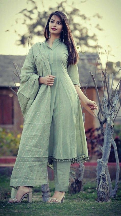 Salwar suits simple | salwar kamiz design | office wear salwar suits | office casual Kamiz Design, Designer Kurti Patterns, Long Kurti Designs, Casual Indian Fashion, Pakistani Dresses Casual, Salwar Kamiz, Kurti Designs Party Wear, Sleeves Designs For Dresses, Kurta Designs Women