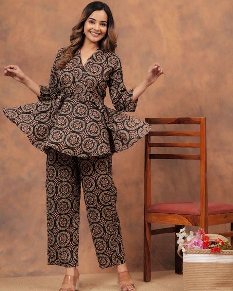 10% Discount on all Prepaid Orders 🚚 Free shipping all over India 🇮🇳 Express your unique style with this comfortable and trendy cotton co-ord set, perfect for defying fashion norms. To order, simply type "Cotton Digital Print Co-Ord Set" in the search bar of our website: www.misha-store.com (link in bio). Price and size details are mentioned on the product page. Happy Shopping! #TrendyCottonCoOrdSet #ComfortableStyle #PremiumCottonFabric #SoftAndDurable #DefyFashionNorms #RelaxedFit #Digi... Printed Cord Set Designs, Short Kurti Cord Set, Design For Cord Set, Modest Coord Sets For Women, Cord Sets Outfit Women Printed, Cotton Cord Set Designs, Winter Coord Sets, Coordsets For Women, Short Shirt Design