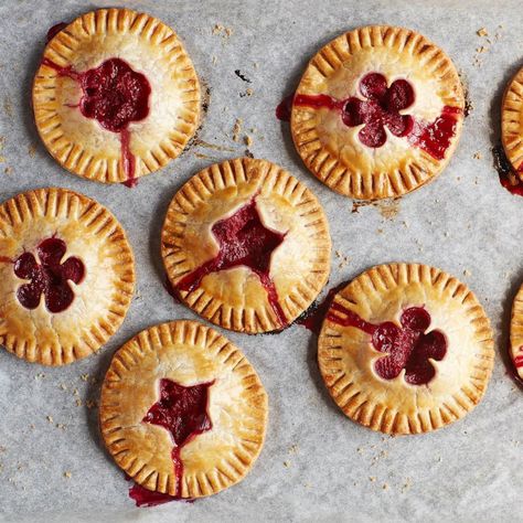 Pop-Tarts get a homemade upgrade with fresh berry-filled hand pies - ABC News Chocolate Pop Tarts, Berry Pie Filling, Cookie Decorating Station, Cookie Houses, Valentine Sweets, Healthy Foods To Make, Berry Berry, Berry Good, Pop Tart