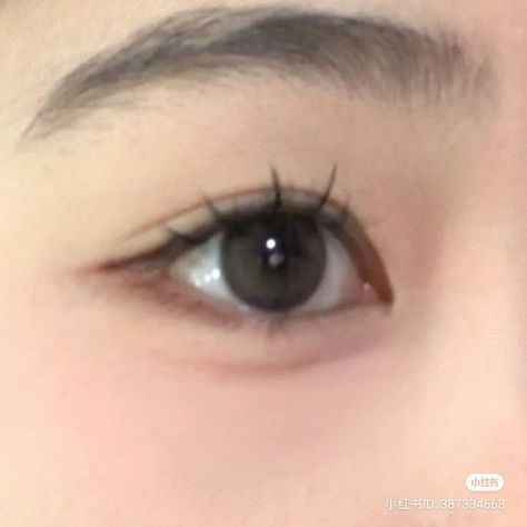 Douyin Eyes, Ulzzang Eyes, Make Up Korean, Inspo Poses, Asian Makeup Looks, Gyaru Makeup, Soft Makeup Looks, Woman Aesthetic, Doll Eye Makeup