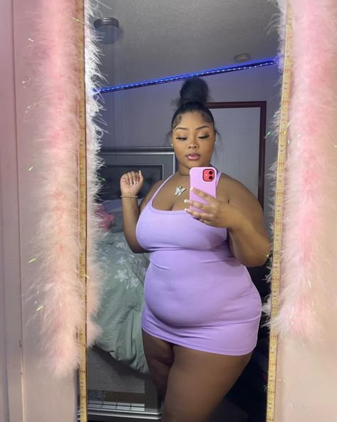 December Manifestation, Manifestation 2024, Plus Size Baddie, Androgynous Models, Plus Size Baddie Outfits, Chubby Fashion, Bae Goals, Big Belly, Stylish Plus