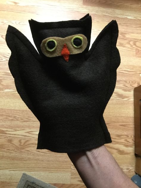 Felt owl puppet for Miri’s birthday Felt Owl, Hand Puppets, Puppets, Slippers, Felt, Birthday, Gifts