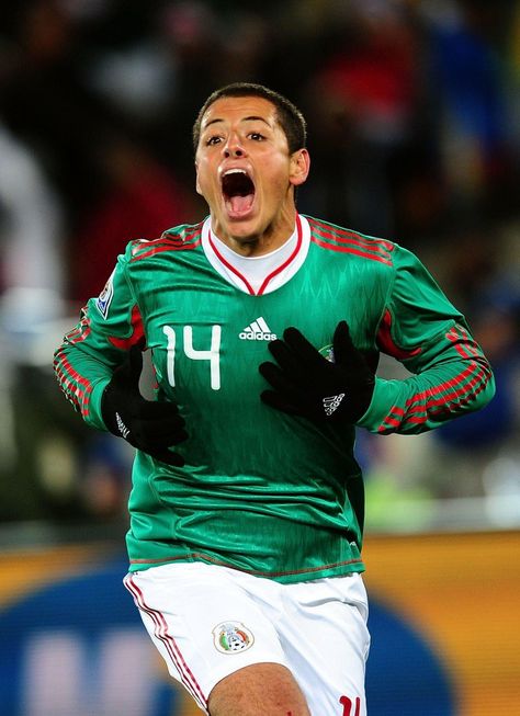 Chicharito Pfp, Chicharito Wallpapers, Mexico Football Team, Goat Football, Mexican Soccer, Soccer Artwork, Soccer Men, Javier Hernandez, Mexico National Team