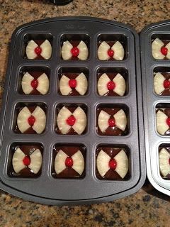 My Pampered Kitchen Adventures: The Perfect Entertaining Dessert: Mini Pineapple Upside Down Cakes! Pampered Chef Brownie Pan Recipes, Pampered Chef Desserts, Pampered Chef Brownie Pan, Pineapple Upside Down Cakes, Mini Pineapple Upside Down Cakes, Upside Down Cakes, Entertaining Desserts, Dessert Mini, Chef Ideas