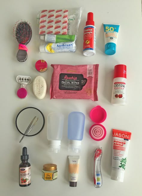 Toiletries List Packing, Travel Toiletries List, Toiletries List, Toiletries For Travel, Packing Toiletries, Travel Bag Essentials, Travel Size Toiletries, Inside My Bag, Purse Essentials