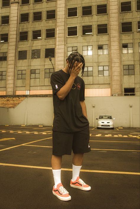 Asap Rocky Vans Outfit, Poses For Men Streetwear, Asap Rocky Vans, Hiphop Style Mens, Vans Outfit Men, Asap Rocky Fashion, Vans Outfit, Instagram Men, Dope Fits