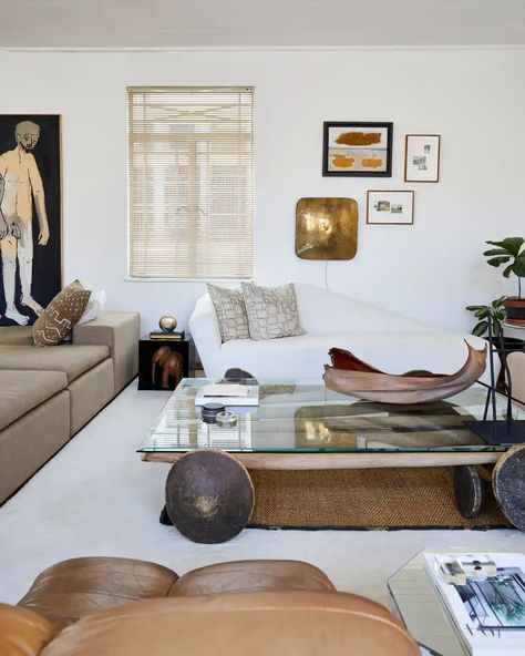 African express: a dramatic apartment in Cape Town | Interiors | The Guardian Art Over Sofa, Town Design, Black And White Marble, Bold Art, Apartment Interior Design, Creative Outlet, Apartment Interior, British Design, 2024 Vision Board