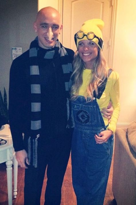 30+ Cool Halloween Couple Costumes 2017 Adult Minion Costume, Costume Minion, Gru Costume, Halloween Minions, Diy Minion Costume, Despicable Me Gru, Halloween Couple Costumes, Homemade Minion Costumes, Couple Halloween Costume