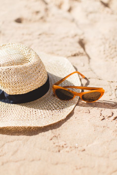 Shotting Photo, Summer Inspiration, Beach Poses, Summer Photos, Beach Hat, Beach Bum, Beach Vibe, Summer Of Love, The Sand