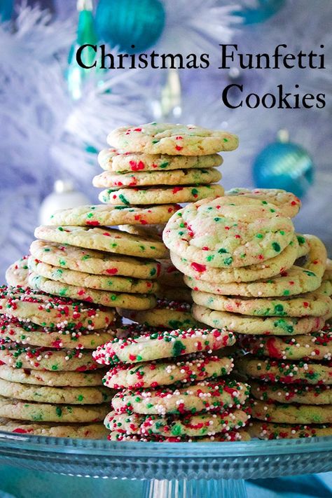 Funfetti Christmas, Christmas Bars, Royal Cookies, Spritz Cookie Recipe, Xmas Recipes, Christmas Yummies, Christmas Cookie Box, Chocolate Shortbread Cookies, Funfetti Cookies