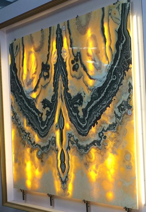 Unique Onyx — Use Suggestions of our Onyx Panels Onyx Interior, Translucent Wall, Mirror Pattern, Stone Wall Design, Craftsman Interior, Door Glass Design, Stone Panels, Onyx Marble, Interior Accents