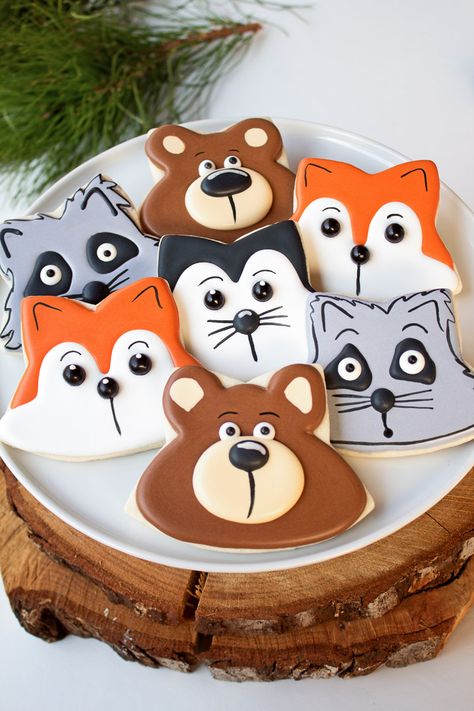 How To Make Simple Decorated Woodland Cookies with Video | The Bearfoot Baker Sugar Cookie Recipe Royal Icing, Cake Sugar Cookies, Woodland Cookies, Animals Cake, Cookies Cupcake, Sugar Cookie Royal Icing, Bear Cookies, Cookie Tutorials, Fox Cookies