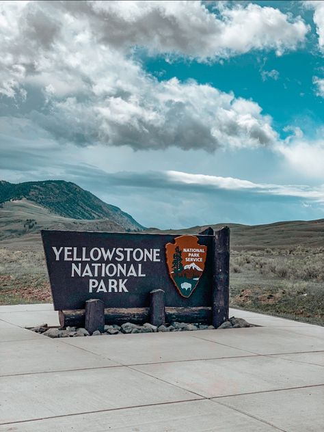 #montana #nationalparks #bucketlist #yellowstone #travel #roadtrip #nationalparkroadtrip #montanatravel #yellowstonenationalpark Montana Aesthetic, Montana Yellowstone, Phone Widgets, Montana Travel, Yellowstone Trip, Usa Trip, Bucket List Vacations, Future Vision, National Park Road Trip