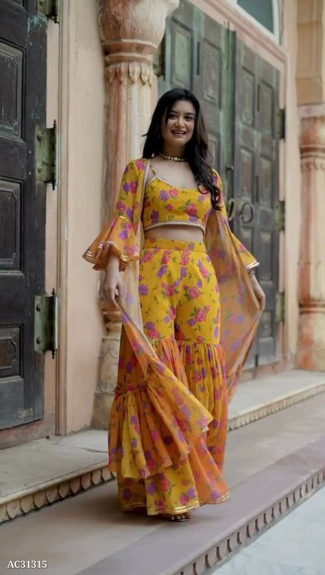 Print With Embroidery, Haldi Outfits, Party Wear Gowns, Trendy Outfits Indian, Lehenga Designs Simple, Shrug For Dresses, Draping Fashion, Simple Pakistani Dresses, Designer Party Wear Dresses