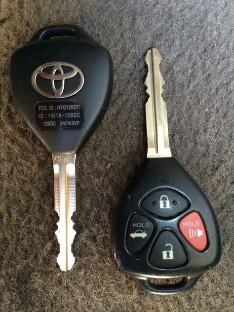 Toyota Camry 2011 remote-key Key Fob Diy, Philippines Pictures, Key Fobs Diy, New Car Key, Lost Car Keys, Car Ecu, Iphone Storage, Silkie Chickens, Toyota Car