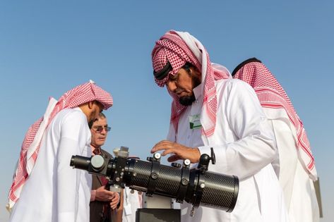 Saudi Moon observers are preparing to sight the #Ramadan Moon at the Hotat Sudair observatory. 1 Ramadan, Moon Sighting, Life In Saudi Arabia, Ramadan Moon, Saudi Arabia, Jakarta, Ramadan, Moon