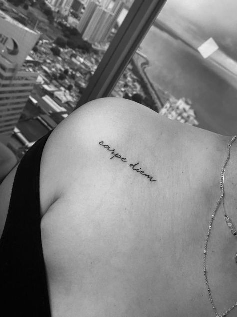 Tattoo Ideas Carpe Diem, Carpe Diem Tattoo Fonts, Tattoos Collar Bone, Tattoo Carpe Diem, 28 Tattoo, Tattoo Collar Bone, First Tattoo Ideas, Bone Tattoos, Petite Tattoos