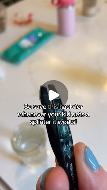 Autumn Grace on Instagram: "Have you tried this?! If your child gets a splinter this is a great mom and dad hack to help get it out! #mom #momhack #parenthack #splinter" How To Get A Splinter Out Of Your Finger, Splinter Removal For Kids, How To Remove Splinter, How To Remove A Splinter, How To Get A Splinter Out, Splinter Removal Video, Getting Splinters Out, Removing A Splinter, Remove A Splinter