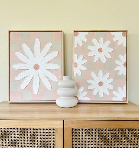 Lisa on Instagram: "Check mate - Daisy style This sweet set is available to purchase. Dimensions: 32cm x 42cm each DM for more information #checkered #checkpattern #checkerboard #checkmate #daisy #flowers #artforsale #goldcoastaustralia #localartist #blush #pink #nursery #nurseydecor" Pink Checkered Nursery, Checkered Nursery, Daisy Room, Blush Pink Nursery, Daisy Theme, Check Mate, Pink Checkered, Gold Coast Australia, Girls Nursery