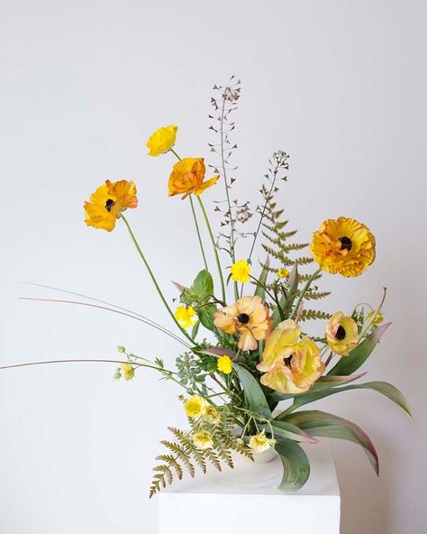 AESME FLOWER STUDIO on Instagram: “Ranunculus with tulip leaves, fern, geum, buttercup & pennycress . . . #slowsimpleseasonal #aseasonalyear #thebotanicalseries…” Mustard Flower Arrangements, Yellow Buttercup Flowers, Yellow Floral Arrangements Wedding, Yellow Flower Decor, Yellow Arrangements Flowers, Aesme Flowers, Yellow Floral Arrangements, Yellow Flowers Wedding, Tulip Leaves