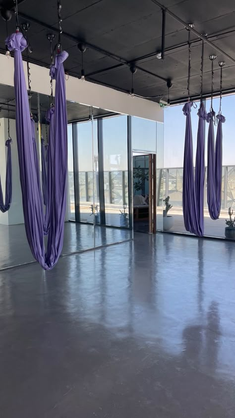 Flying Yoga Aesthetic, Pool Dance, Flying Yoga, Instagram Story Questions, Yoga Aesthetic, Yoga Stretching, Aerial Yoga, Yoga Room, Dream Lifestyle