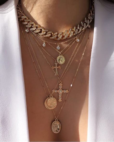 @𝘦𝘮𝘮𝘪𝘦𝘭𝘰𝘶𝘪𝘴𝘦 ✵ Coin Necklace, Jewelry Inspo, Fashion Jewelry Necklaces, Piercing Jewelry, Bling Bling, Cute Jewelry, Layered Necklaces, Jewelry Inspiration, Necklace Set