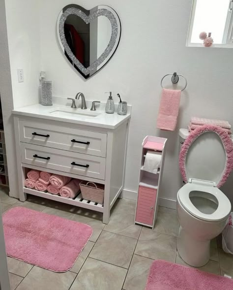 Small Colorful Bathroom Ideas On A Budget, Pink Apartment Decor, 50 Shades Of Pink, Girly Bathroom, Girl Apartment Decor, First Apartment Essentials, Pink Bathroom Decor, Apartment Decorating Living, Girly Apartments