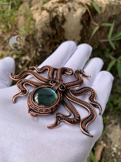 Awesome Carved Pendant Octopus Design With Copper Wire Labradorite Stone, Handmade Jewelry Wire Wrapped for Gift, Birthday Gift - Etsy Horse Jewelry Diy, Wire Animals, Handmade Jewelry Wire, Octopus Jewelry, Wire Creations, Wire Ideas, Copper Wire Art, Wire Wrap Jewelry Designs, Octopus Design