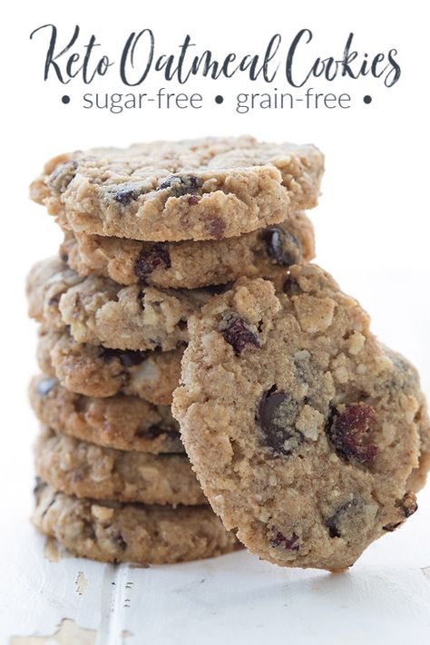 Keto oatmeal cookies in a stack on a white table. Keto Oatmeal Cookies, Sugar Free Oatmeal Cookies, Low Carb Oatmeal, Sugar Free Oatmeal, Galletas Keto, Keto Oatmeal, Low Carb Cookies Recipes, Best Oatmeal Cookies, Cookies Sugar