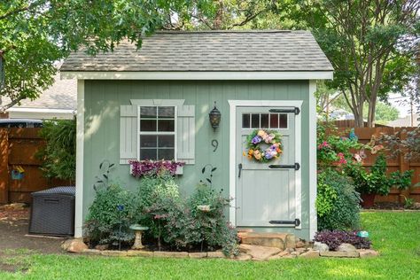 Storage Shed Ideas, Cottage Garden Sheds, Shed Landscaping, Shed Makeover, Backyard Storage Sheds, Shed Cabin, Shed Ideas, Backyard Storage, Backyard Buildings