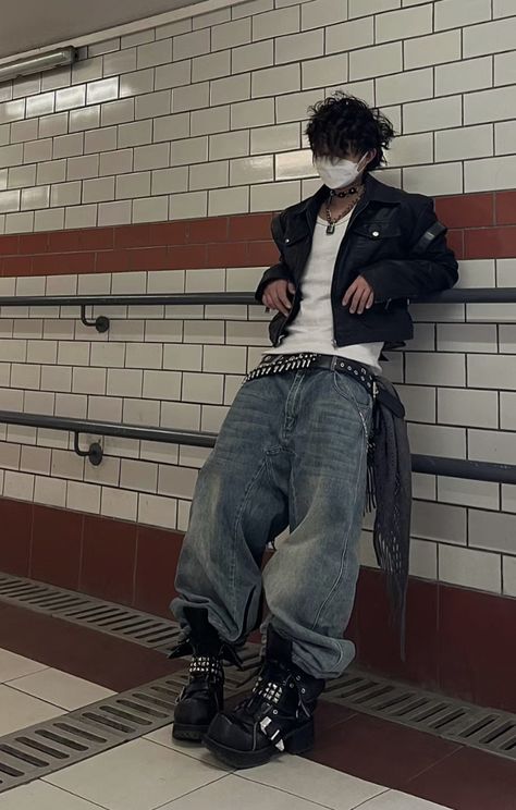 Alternative Fashion Men, Baggy Jeans Outfits, Baggy Outfit Ideas, Gothic Mode, Baggy Jeans Outfit, Y2k Goth, Street Style Outfits Men, Street Fashion Men Streetwear, Jeans Outfits